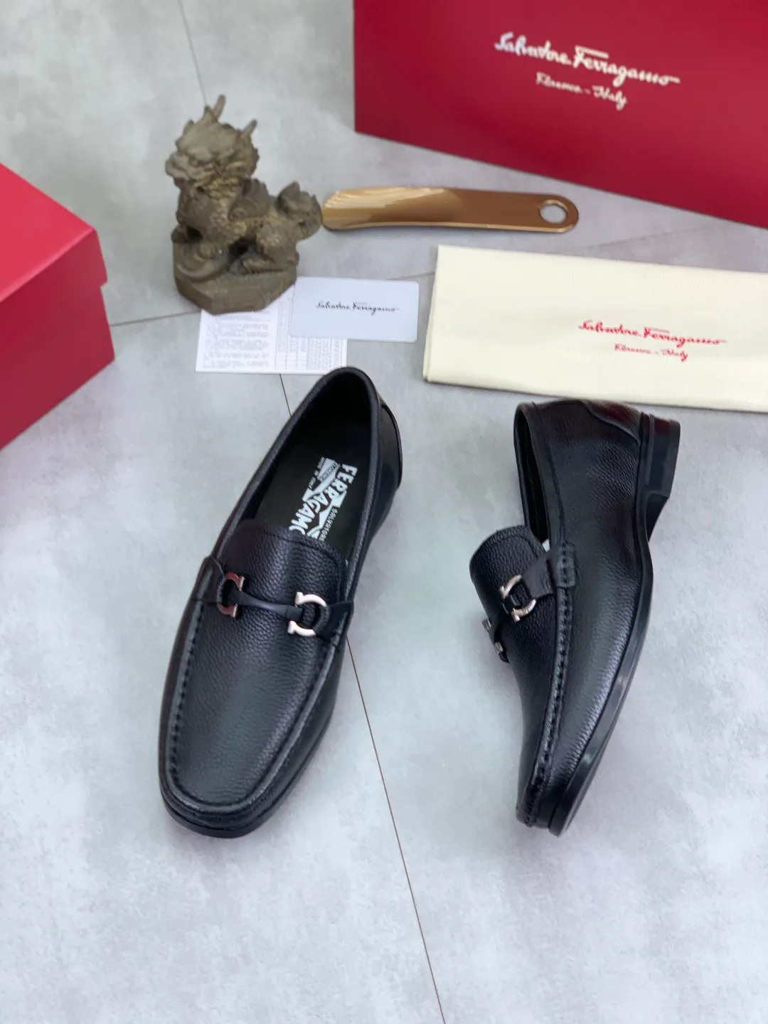 Men's shoes 💰P480 new high quality [Ferragamo/Ferragamo] latest model original imported calfskin, imported cowhide lining + original luxury metal buckle + original combination outsole Comparison without pressure Code number: 38-44 (45 customized)